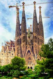 La Sagrada Familia, 140 ans d’illégalité !