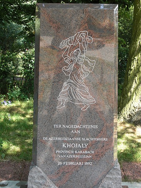 La Haye : monument à la mémoire du massacre de Khodjaly en Azerbaïdjan, 1992 La Haye : monument à la mémoire du massacre de Khodjaly en Azerbaïdjan, 1992