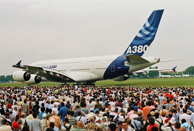 Les salons professionnels, comme le Bourget ici, ont été les premières formes de "tourisme industriel" Les salons professionnels, comme le Bourget ici, ont été les premières formes de "tourisme industriel"