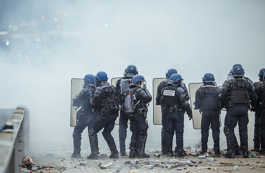 Violences anti-policières, l'ultra-gauche de Macron et Darmanin passe à l'acte  Violences anti-policières, l'ultra-gauche de Macron et Darmanin passe à l'acte