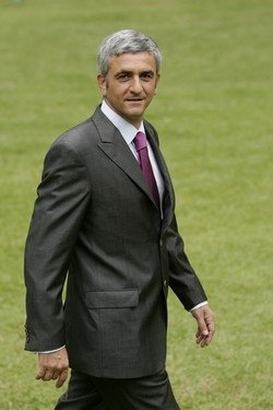 Analyse de l'ancien ministre de la Défense sur l'Ukraine : "Macron se comporte en enfant roi" Analyse de l'ancien ministre de la Défense sur l'Ukraine : "Macron se comporte en enfant roi"